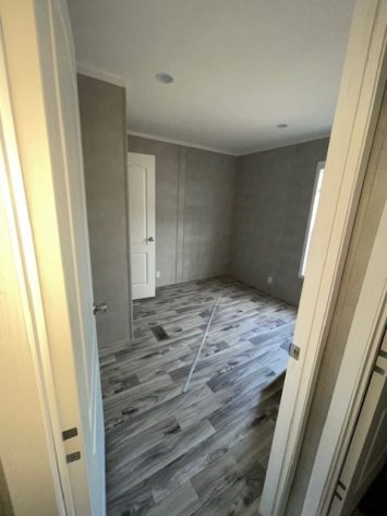 Iris Winds - Image 11