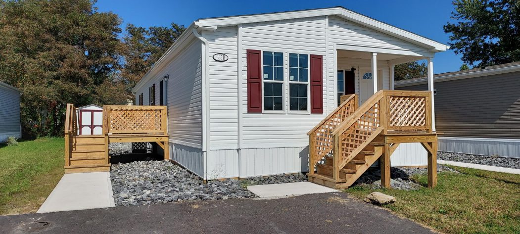 Maple Manor - Image 1