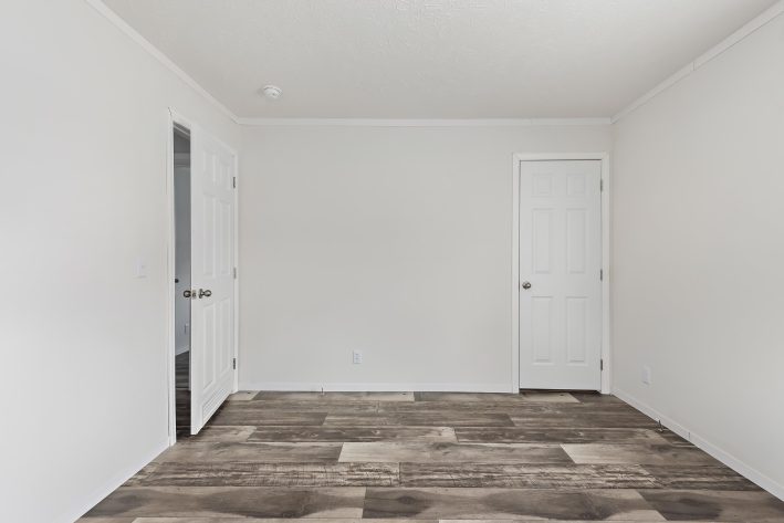 Saddle Creek - Image 19