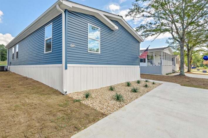 Saddle Creek - Image 21