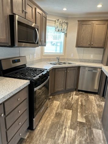 Laurel Woods - Image 6