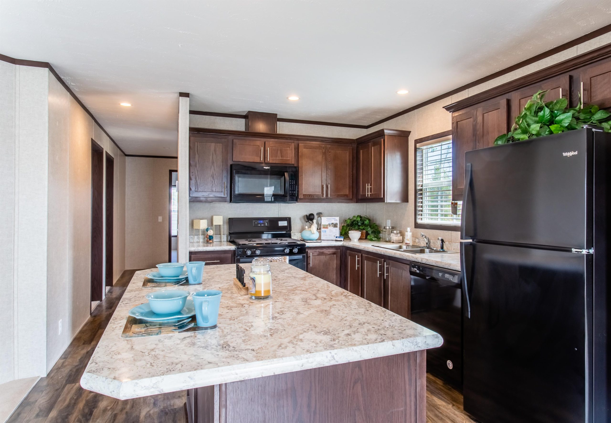 Colonial Heights - Image 11
