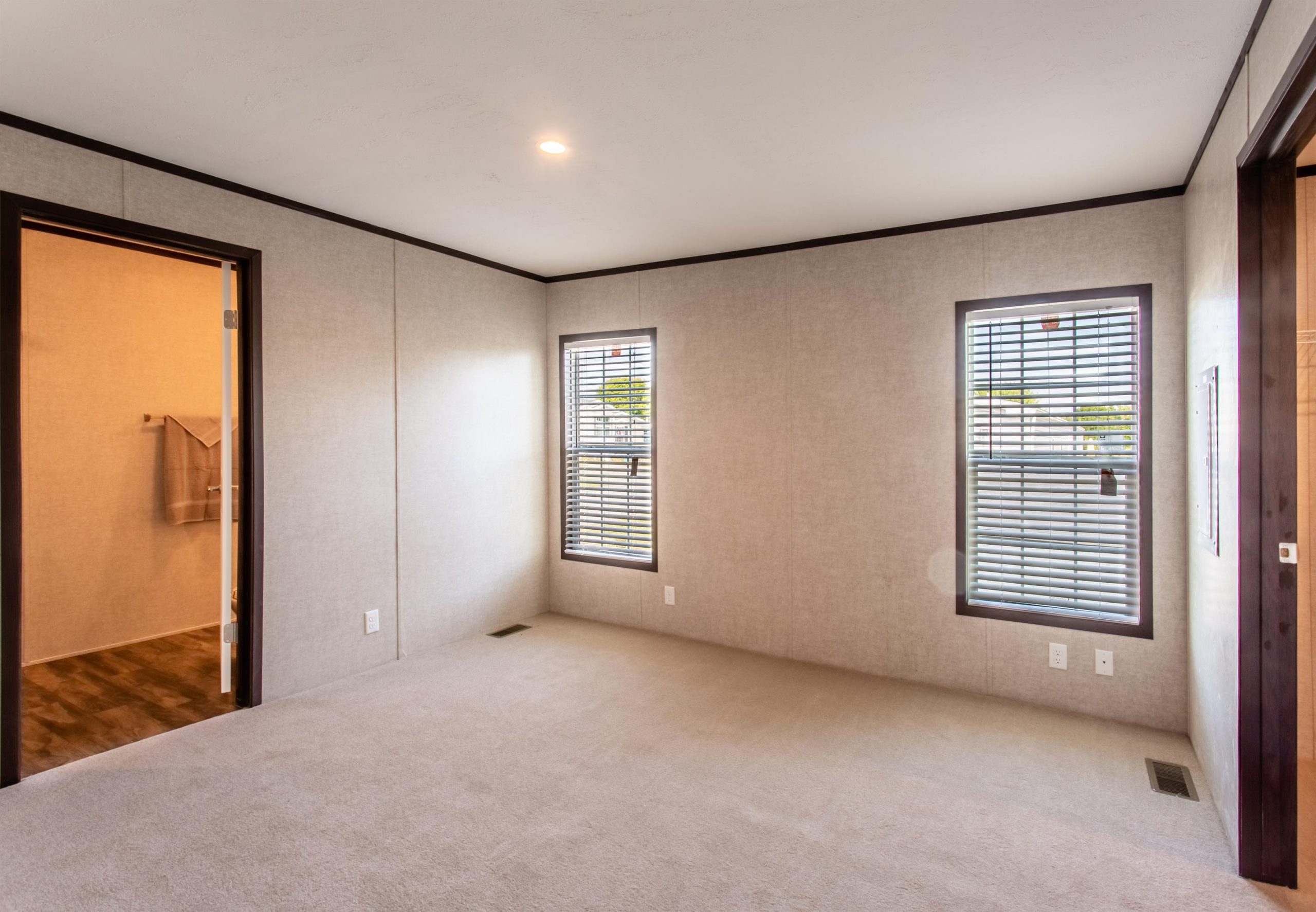 Colonial Heights - Image 13