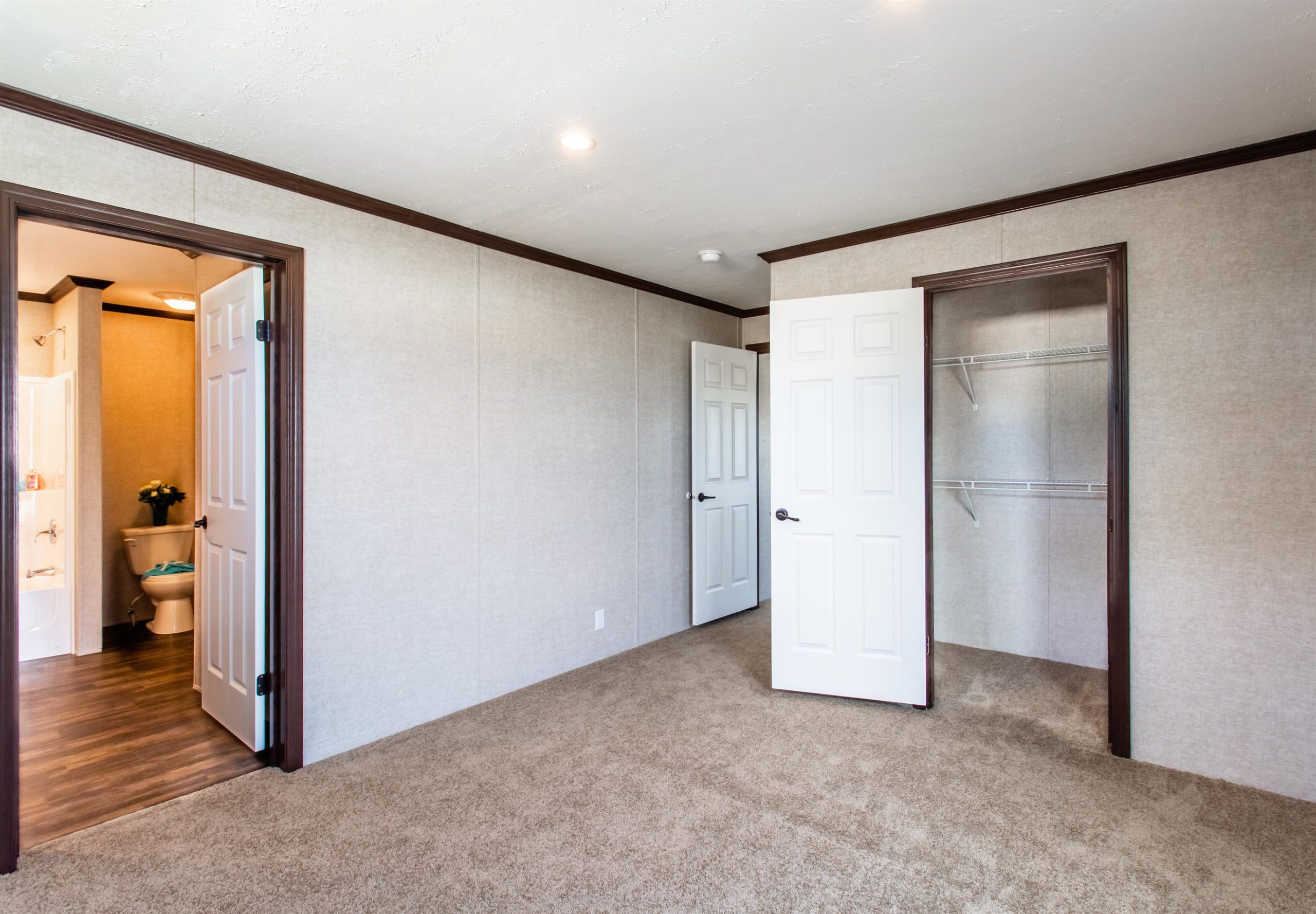 Colonial Heights - Image 19
