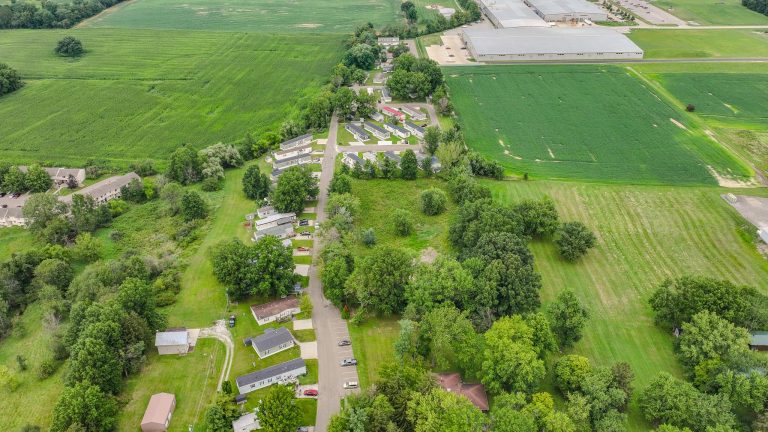 Auburn Estates community image