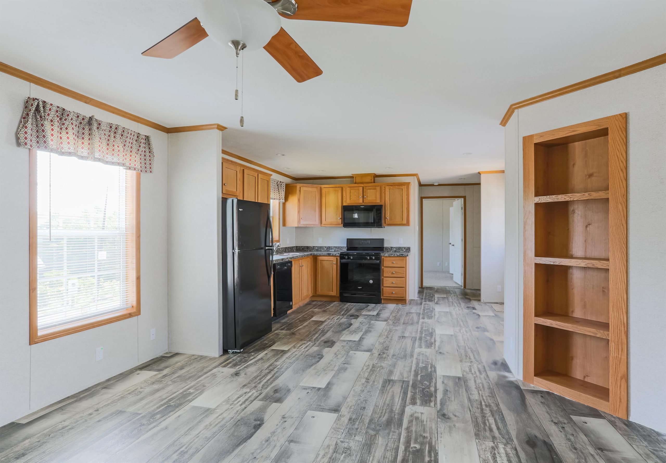 Evergreen Manor - Image 2