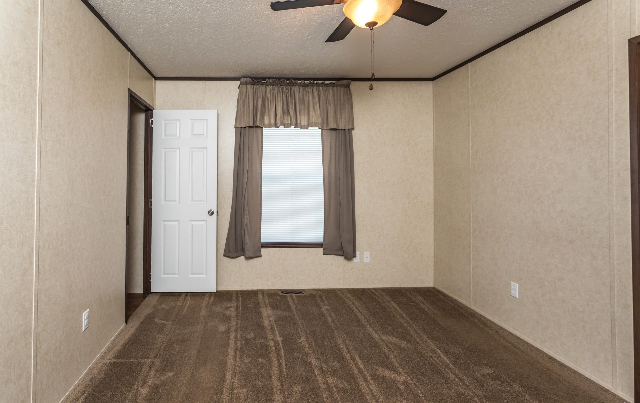 Evergreen Manor - Image 23