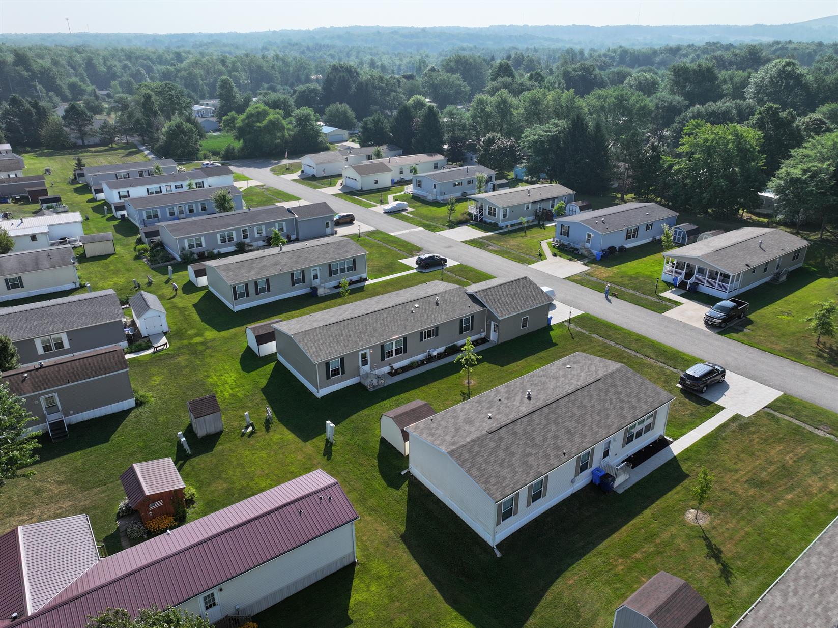 Holly Acres - Image 9