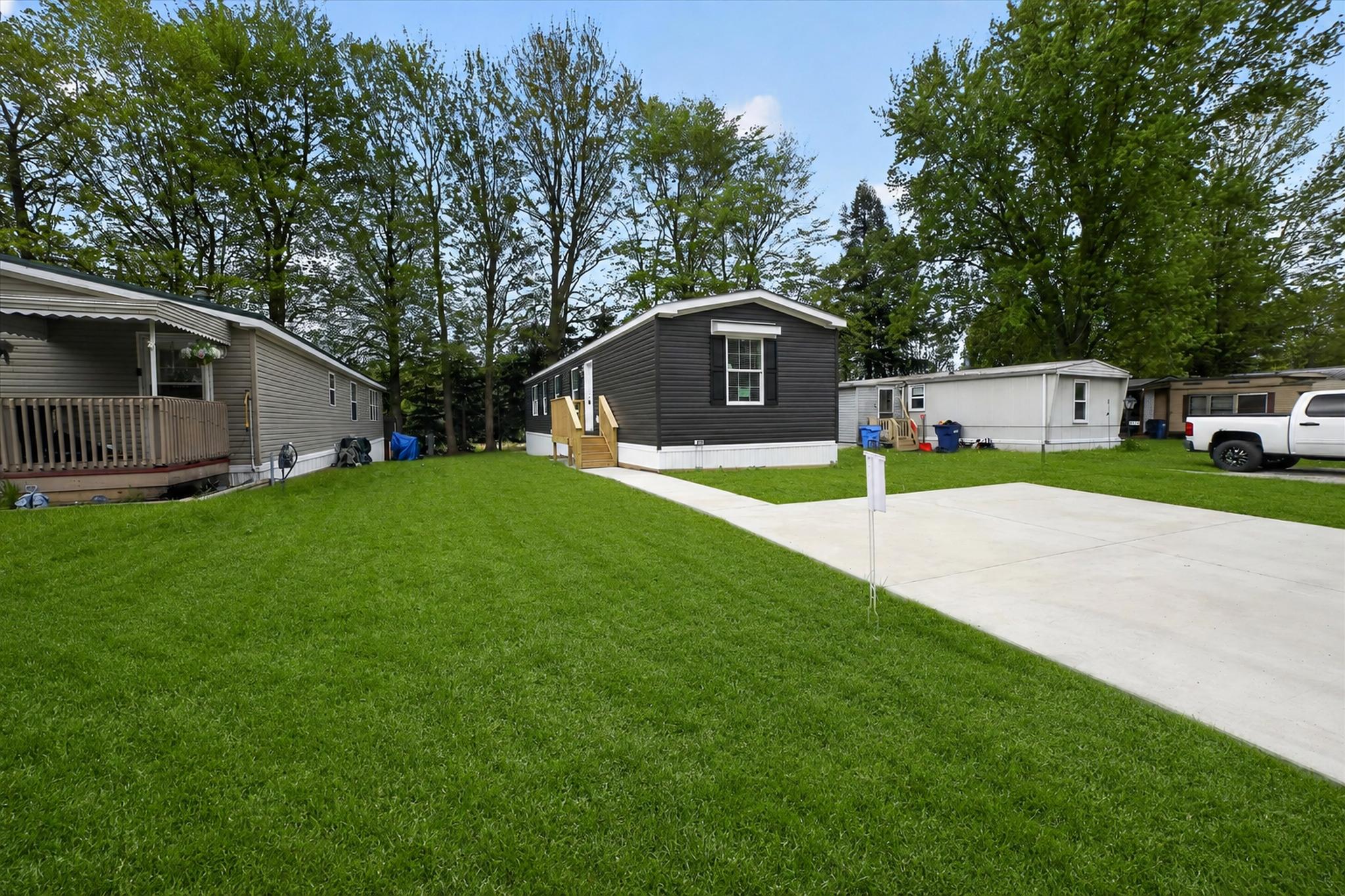 Holly Acres - Image 13