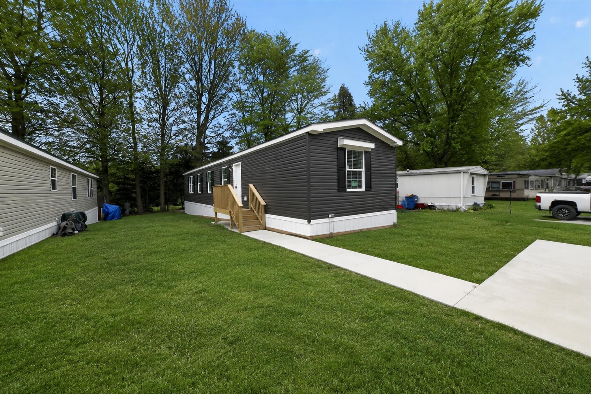 Holly Acres - Image 29