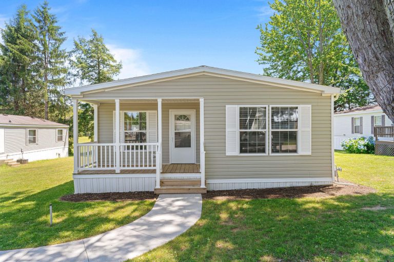Holly Acres community image