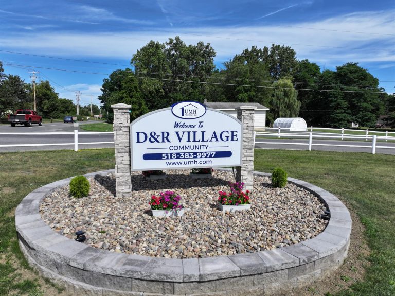 D & R Village community image