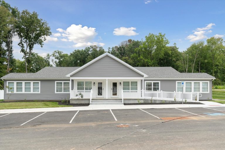 Cinnamon Woods community image