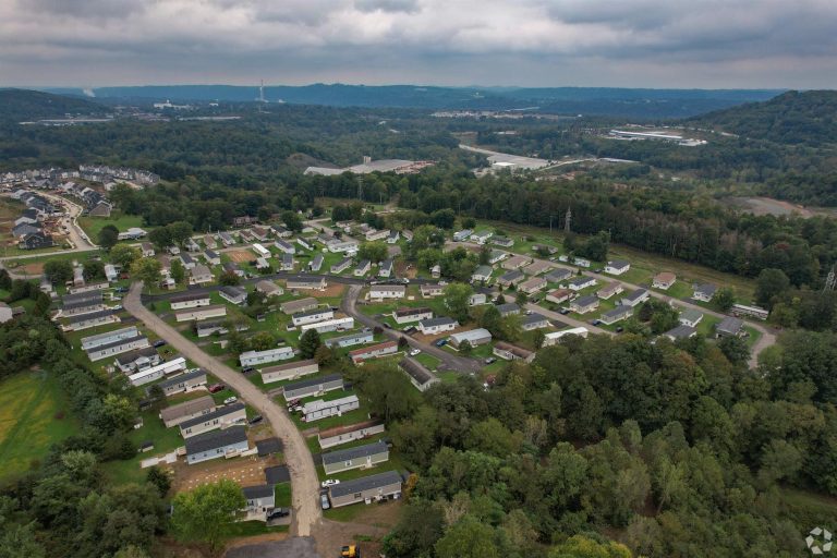 Fox Chapel Village community image