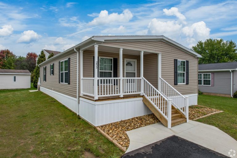 Fox Chapel Village community image