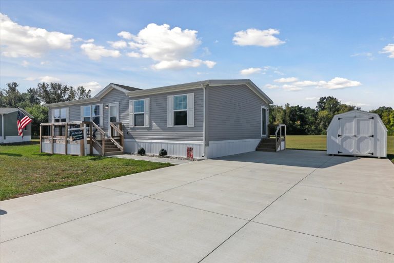 Camelot Village community image