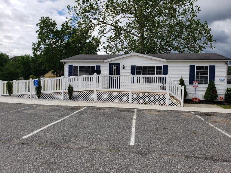 Gregory Courts community image