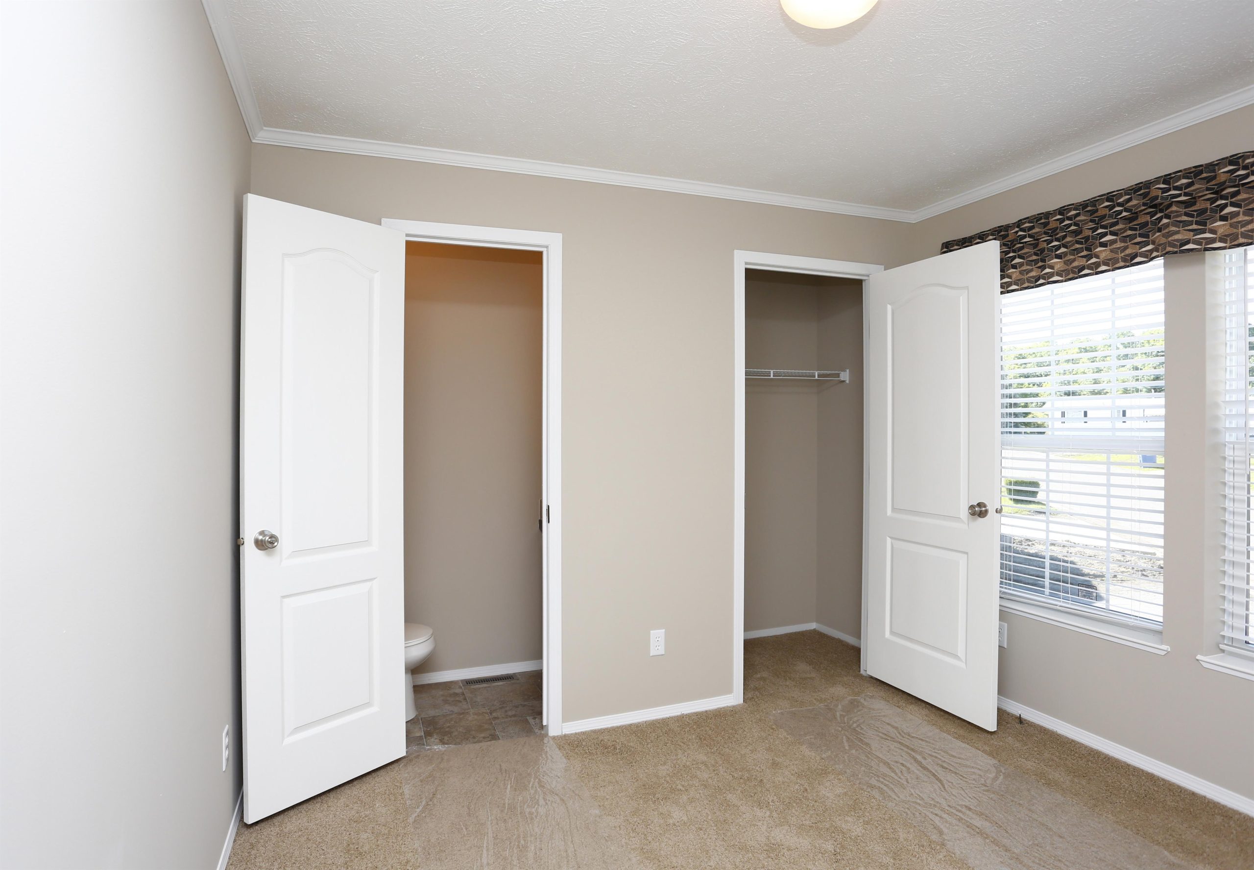 Pikewood Manor - Image 16