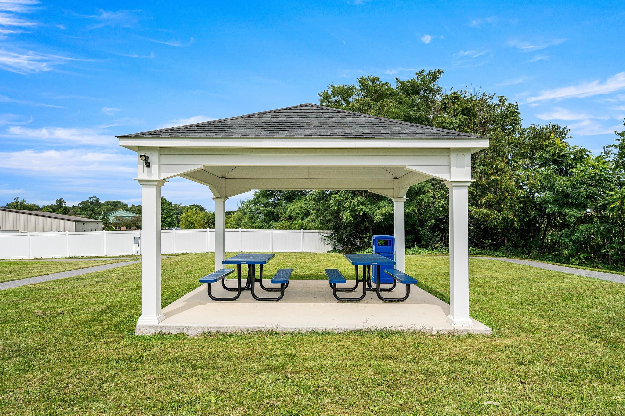 Green Acres - Image 7