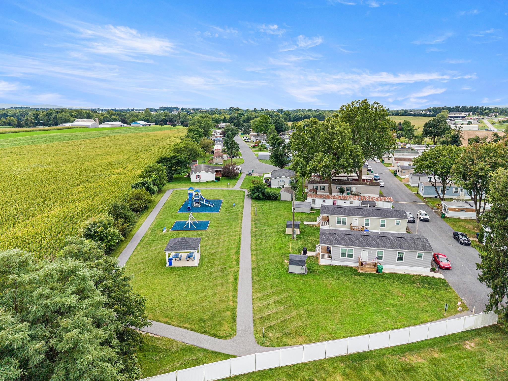 Green Acres - Image 23
