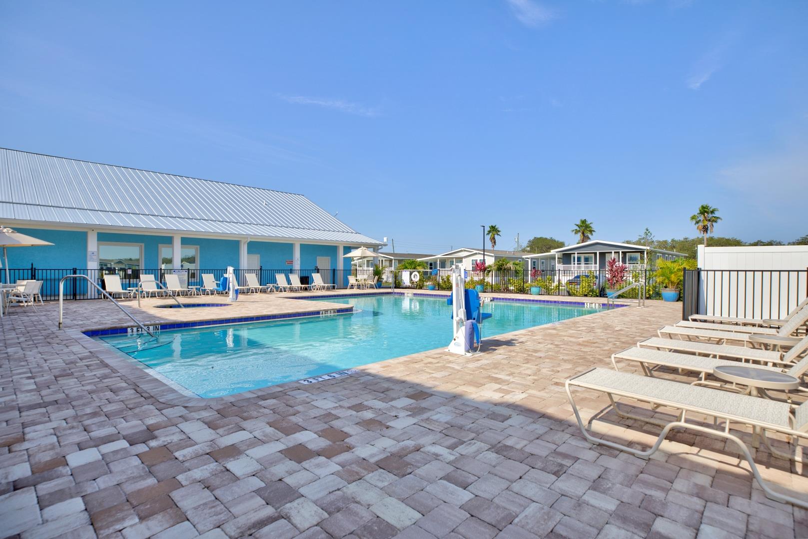 Sebring Square - Image 8