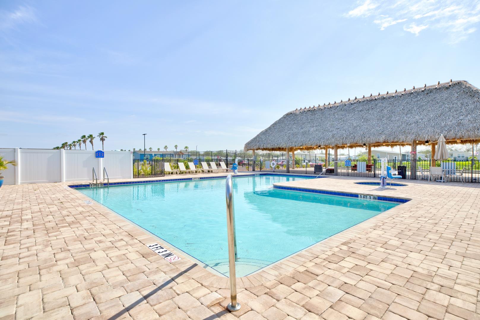 Sebring Square - Image 10