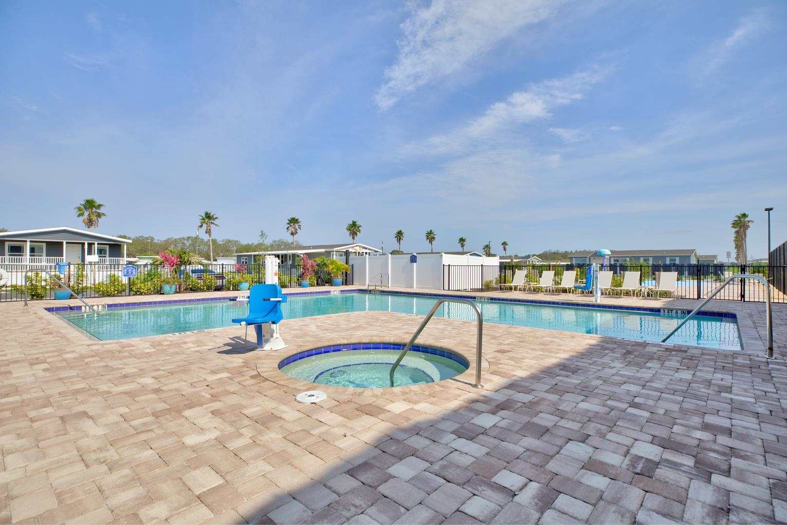 Sebring Square - Image 11