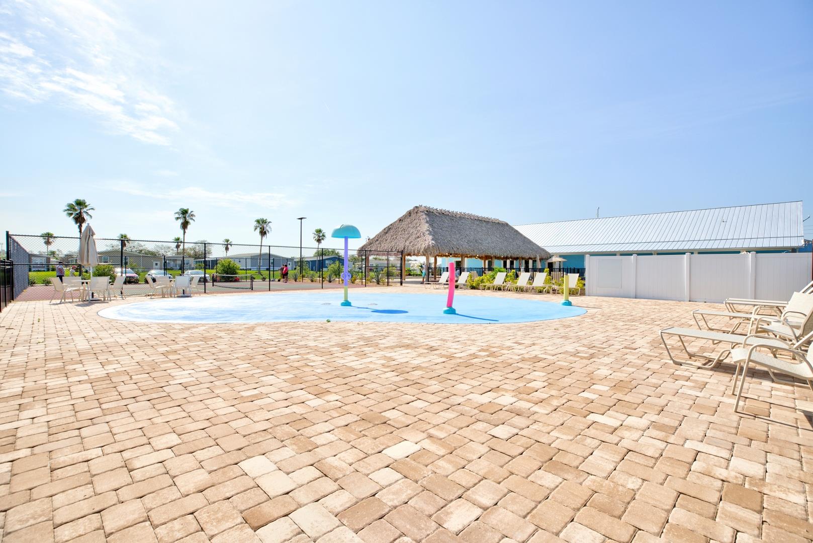 Sebring Square - Image 13