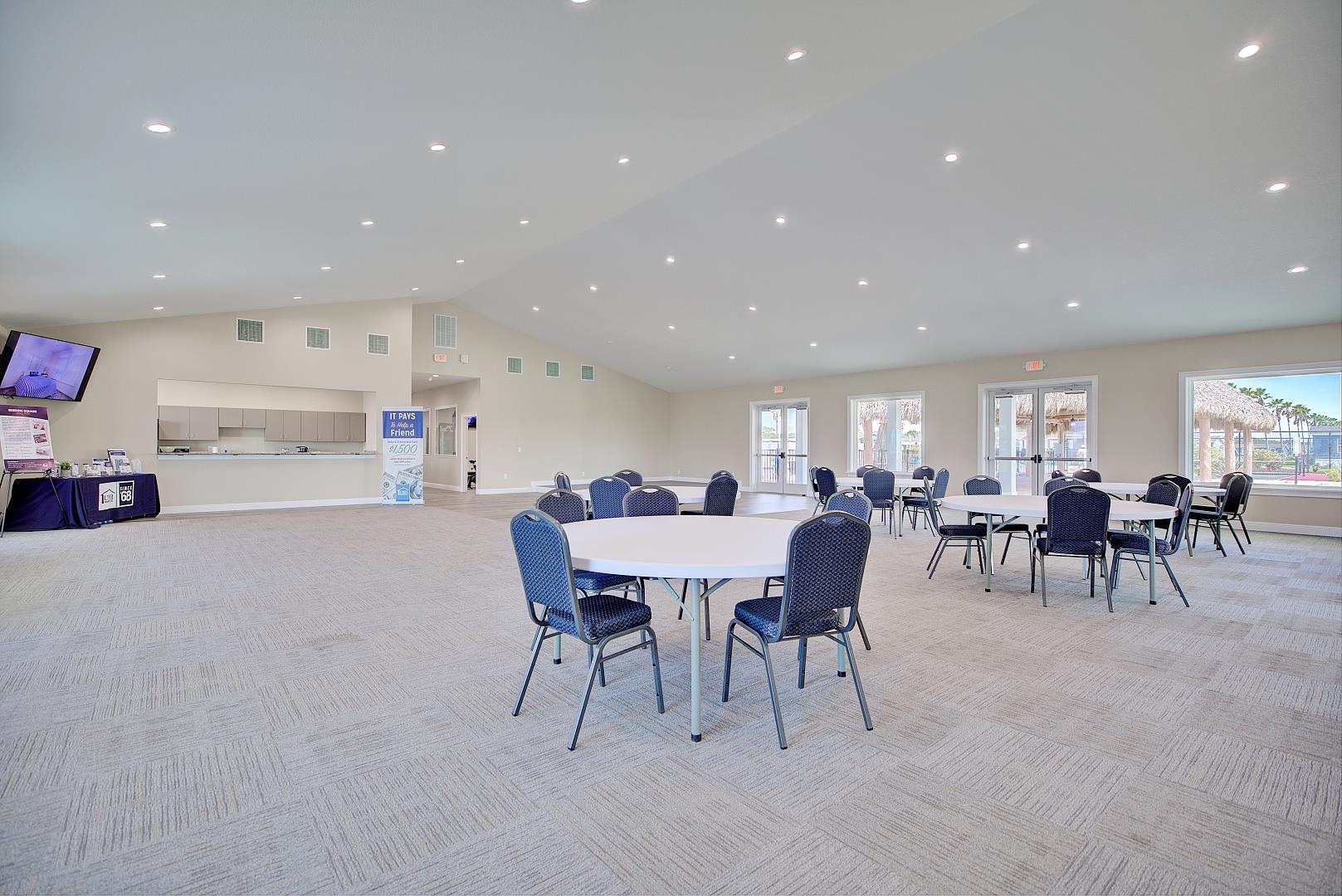 Sebring Square - Image 25