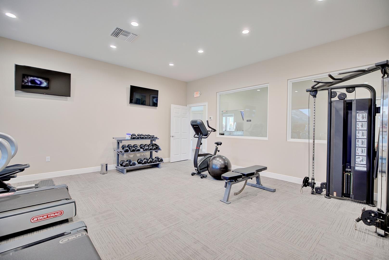 Sebring Square - Image 32