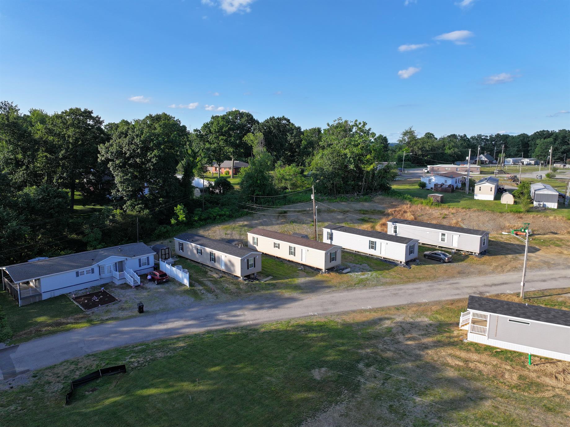 Center Manor - Image 3