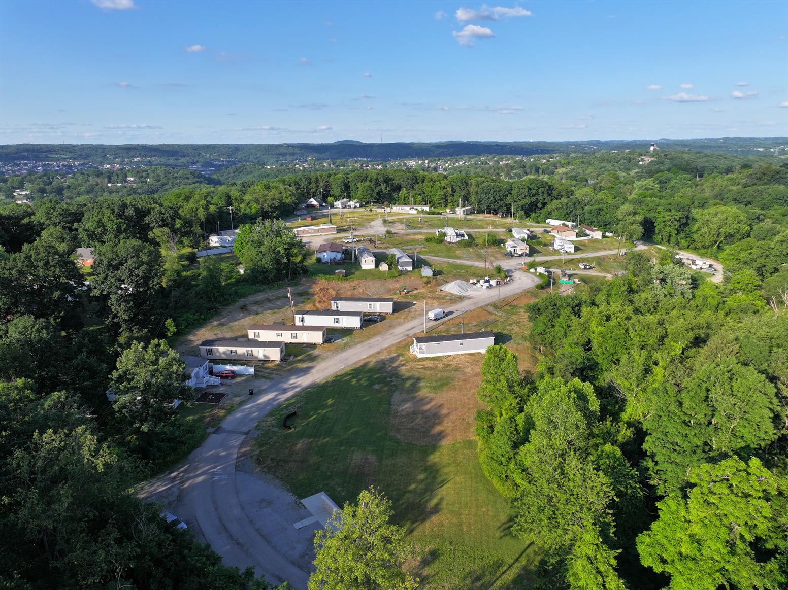 Center Manor - Image 6