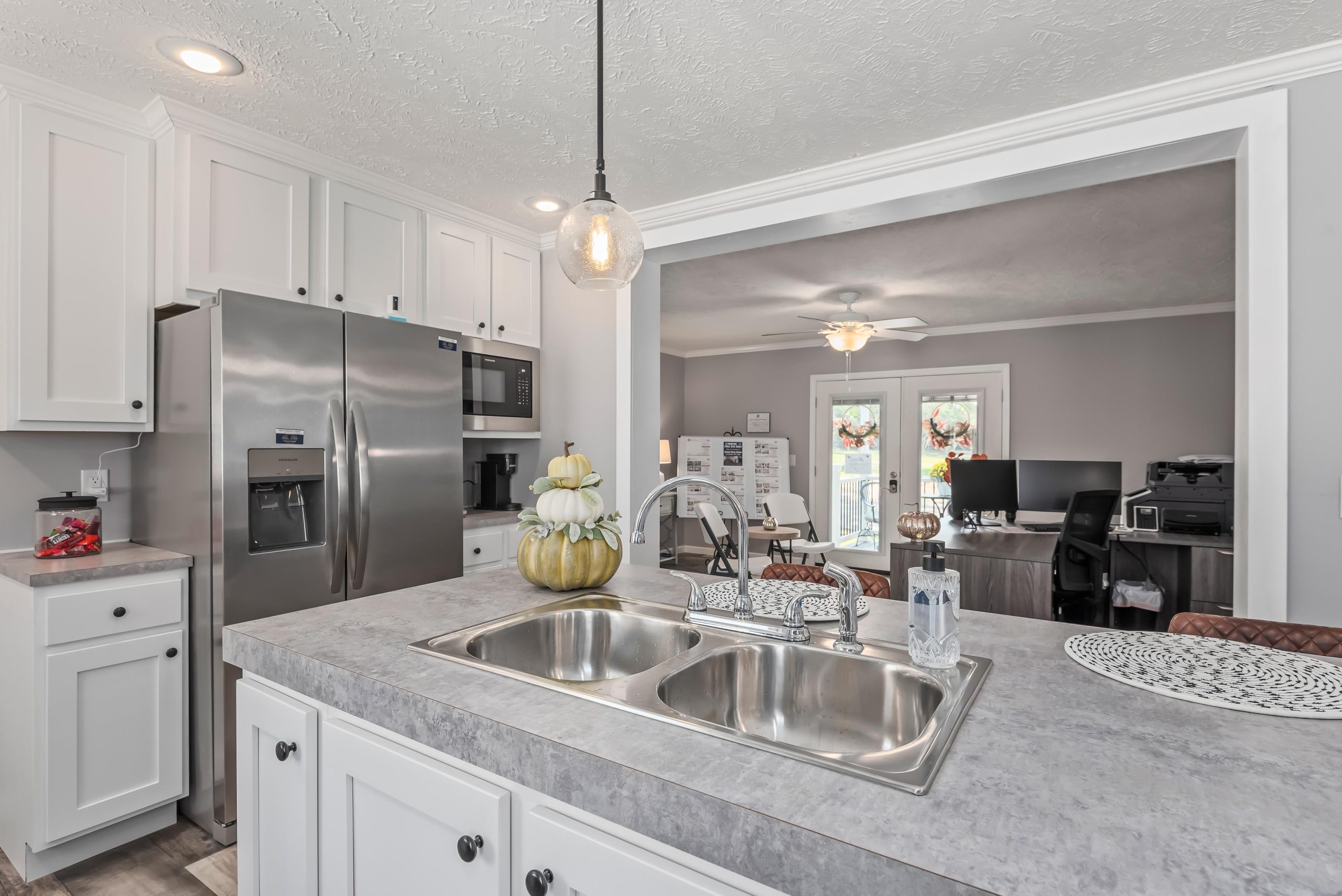 Saddle Creek - Image 8
