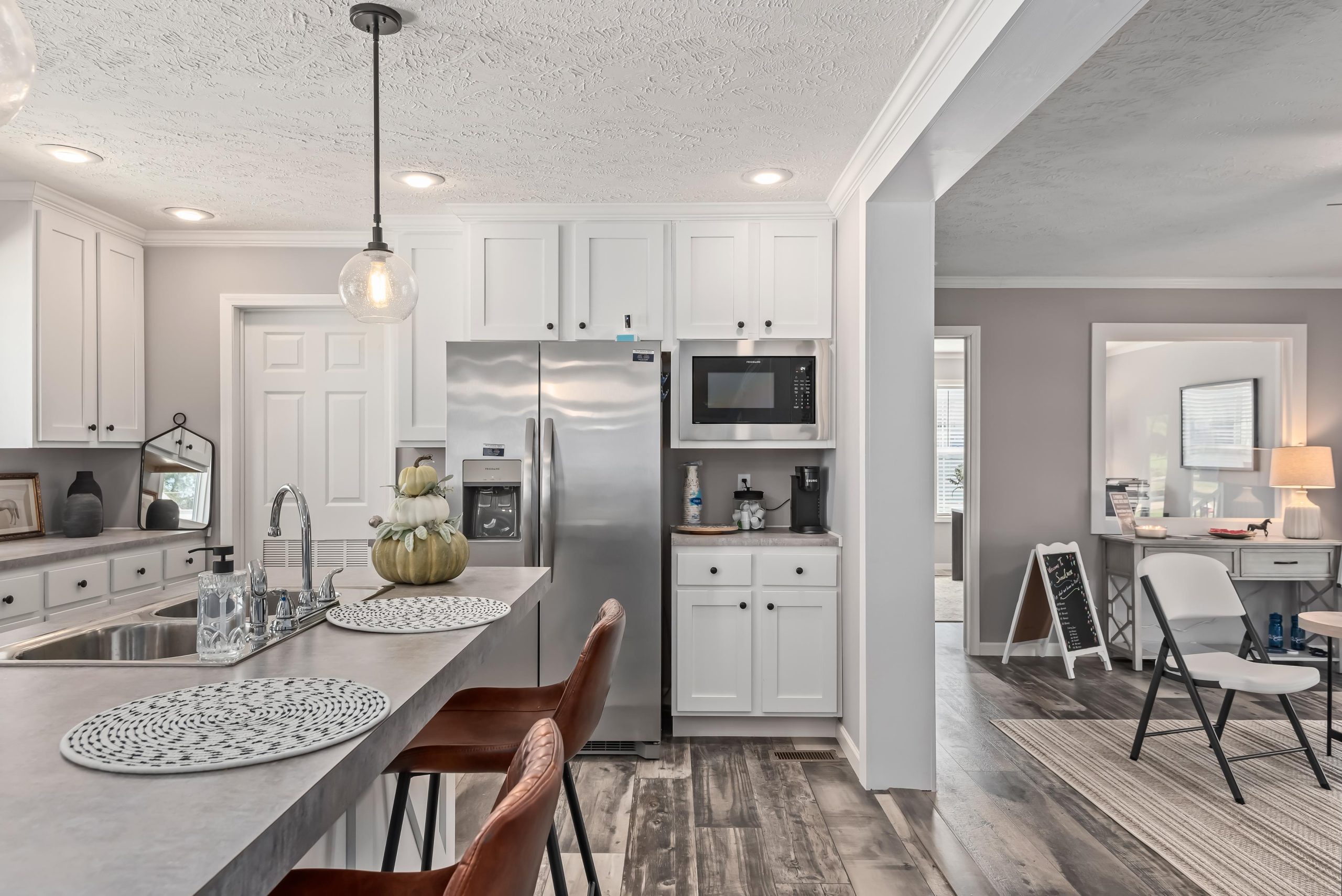 Saddle Creek - Image 9