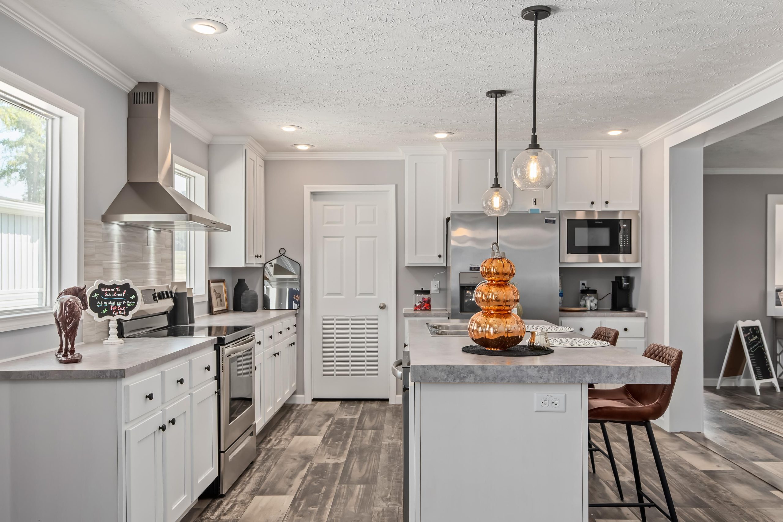 Saddle Creek - Image 15