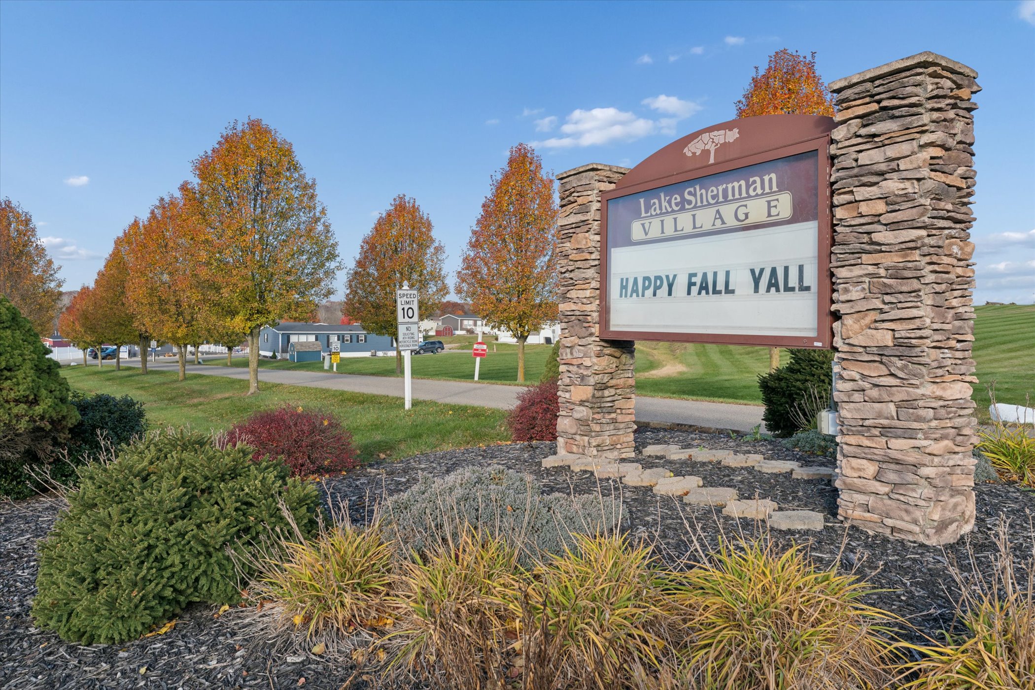 Lake Sherman Village - Image 18