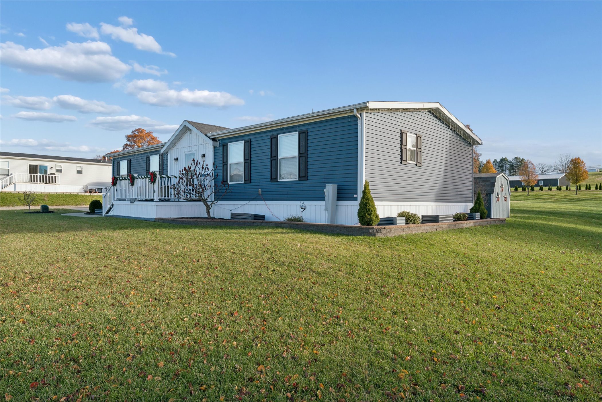 Lake Sherman Village - Image 22