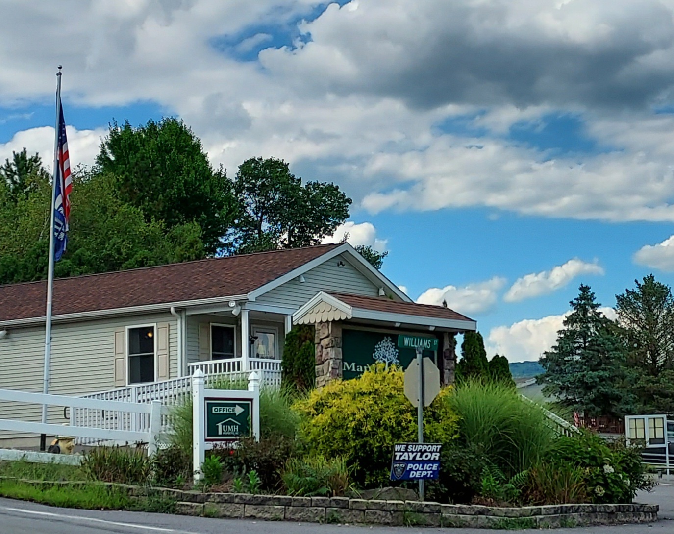 Maple Manor - Image 7