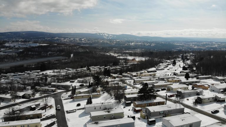 Maple Manor community image