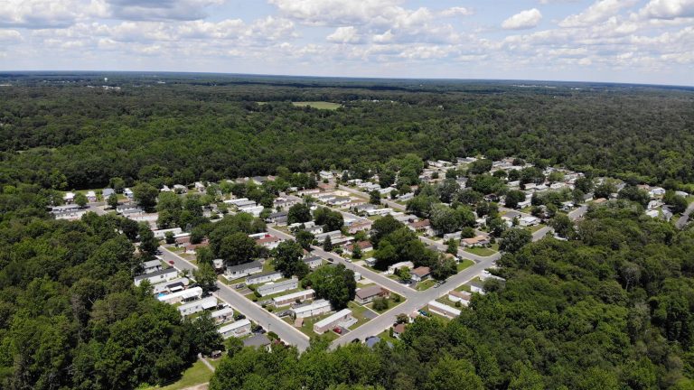 Cedarcrest Village community image