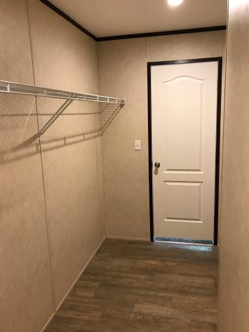 MBR WI CLOSET 2