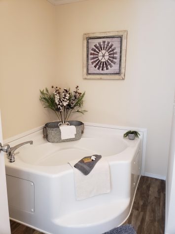 Melrose Village - Image 8