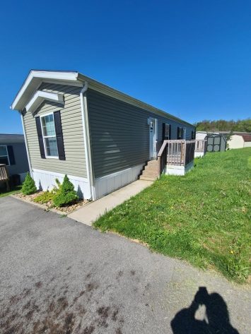 Rostraver Estates - Image 1