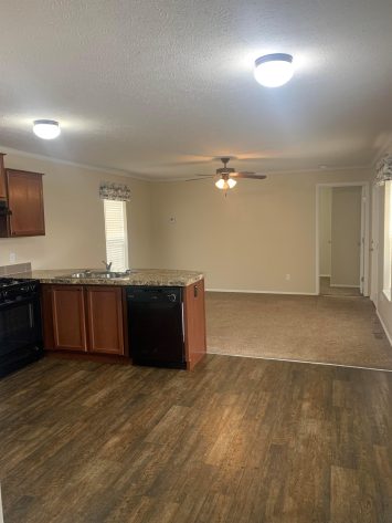 Colonial Heights - Image 6