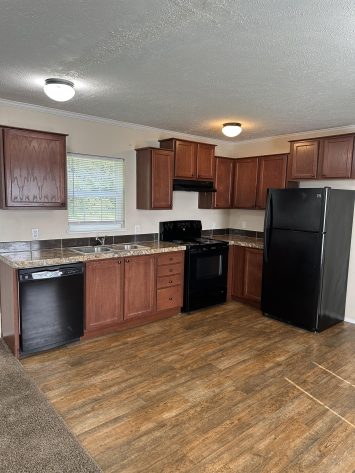 Colonial Heights - Image 6