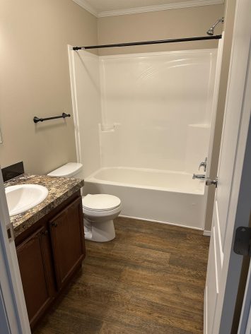 Colonial Heights - Image 7