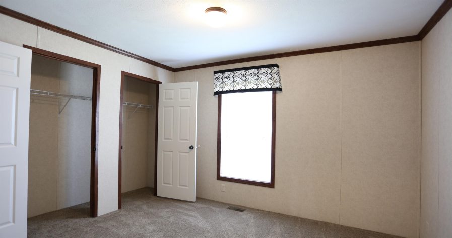 Colonial Heights - Image 7