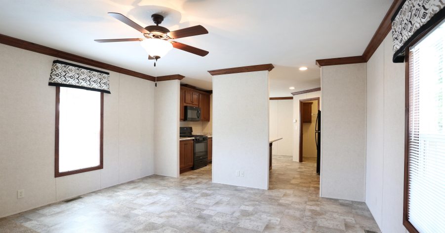 Colonial Heights - Image 10