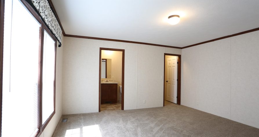 Colonial Heights - Image 19