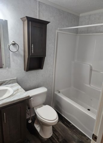 Hillcrest Crossing - Image 9